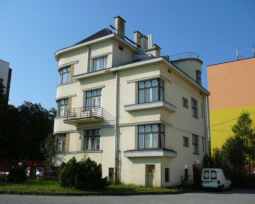 Rezidenční vila s parkovištěm v Moravské- Ostravě