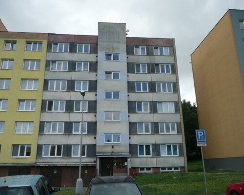 B.j.č. 4403/12 o vel. 2+1 s balkonem na ul. Slavíkova v Ostravě - Porubě.