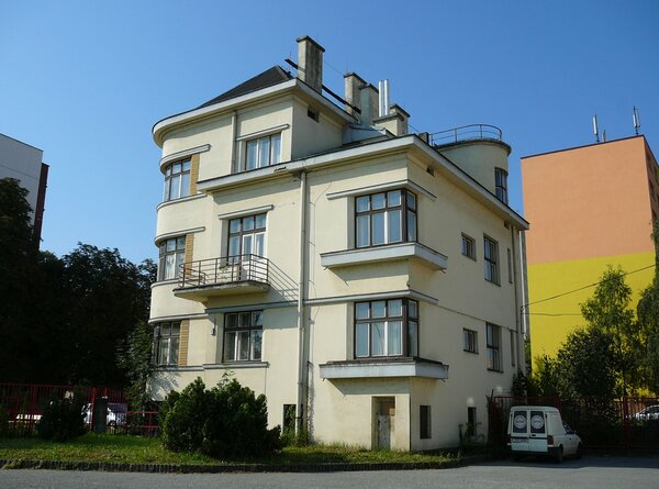 Rezidenční vila s parkovištěm v Moravské- Ostravě