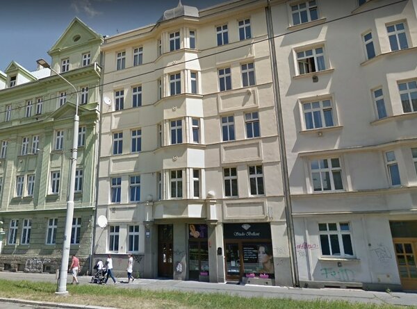 Velký byt 3+1 (cihla) v centru Ostravy