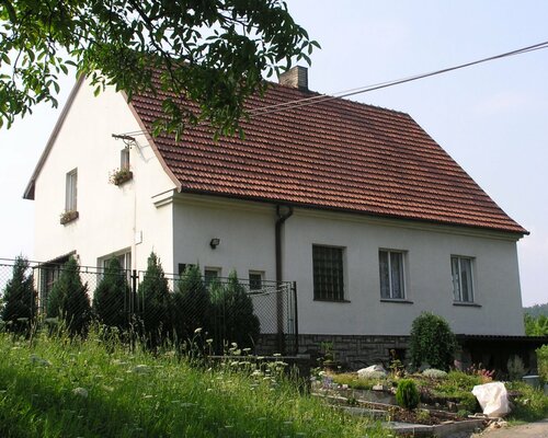 Rodinný dům s pozemkem v Měrkovicích. Exekuční dražba. Rodinný dům s pozemkem v Měrkovicích. Exekuční dražba.