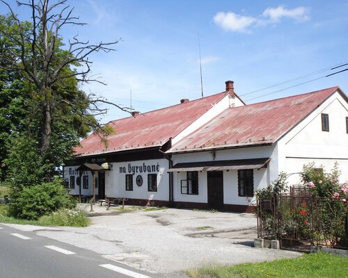 Spoluvlastnický podíl 1/2 - restaurace, Chotěbuz. Exekuční dražba.