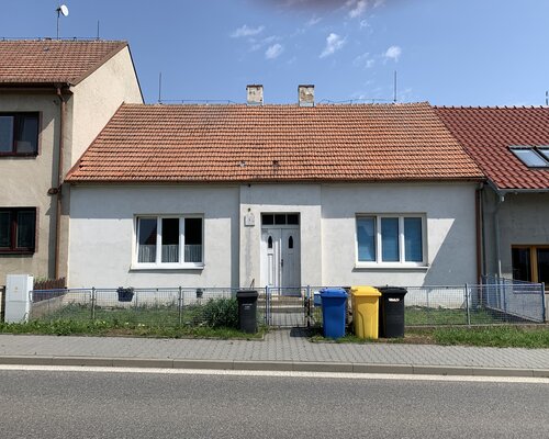 Spoluvl. podíl 1/2 na RD s pozemkem ve Vysokých Popovicích Spoluvl. podíl 1/2 na RD s pozemkem ve Vysokých Popovicích