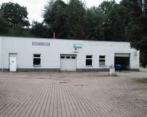 Autoservis s autosalonem v Chotěbuzi. Autoservis s autosalonem v Chotěbuzi.