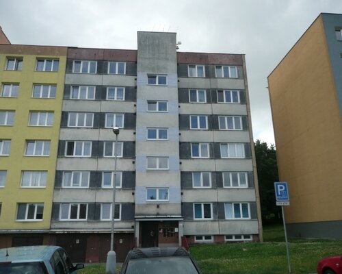 B.j.č. 4403/12 o vel. 2+1 s balkonem na ul. Slavíkova v Ostravě - Porubě. B.j.č. 4403/12 o vel. 2+1 s balkonem na ul. Slavíkova v Ostravě - Porubě.