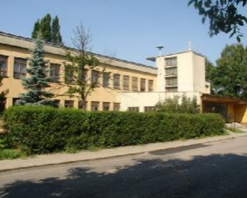 Budova bývalé školy v Zimném Dole v Orlové Budova bývalé školy v Zimném Dole v Orlové