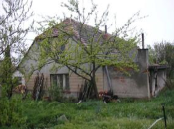 Rodinný dům s pozemky v Útušicích, okr. Plzeň - jih. Exekuční dražba.