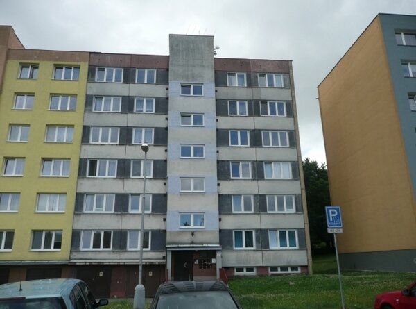 B.j.č. 4403/12 o vel. 2+1 s balkonem na ul. Slavíkova v Ostravě - Porubě.