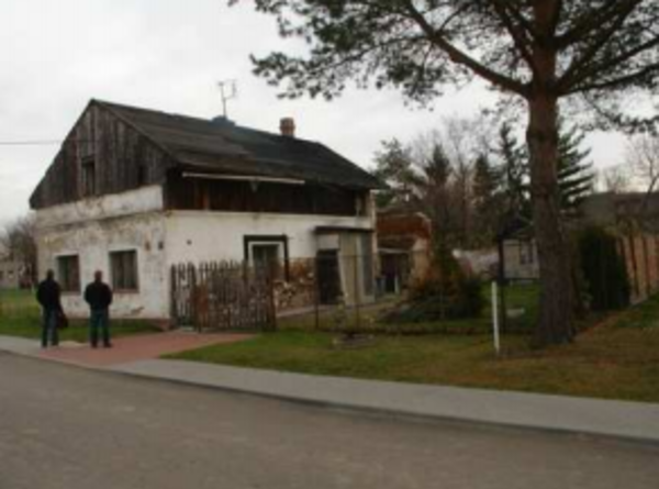 Rodinný dům s pozemkem v Třebomi, okres Opava . Exekuční dražba.